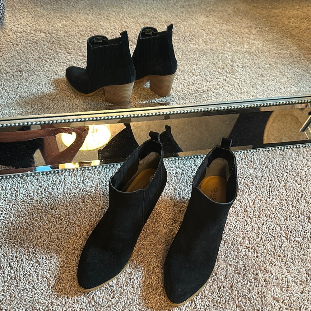 Suede block heel bootie W8